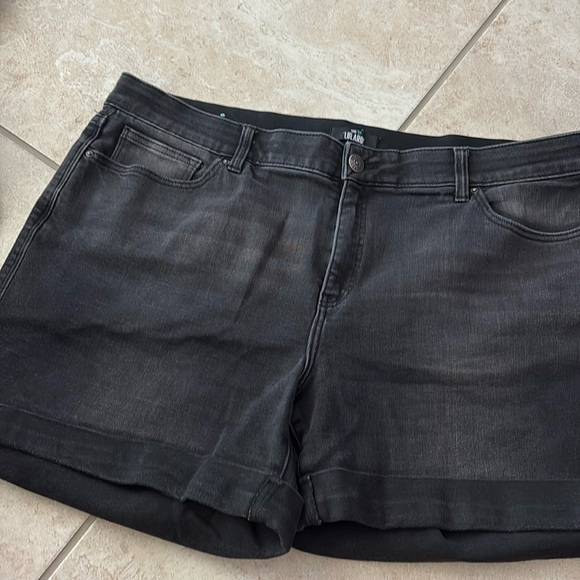 LuLaRoe Pants - Lularoe black shorts